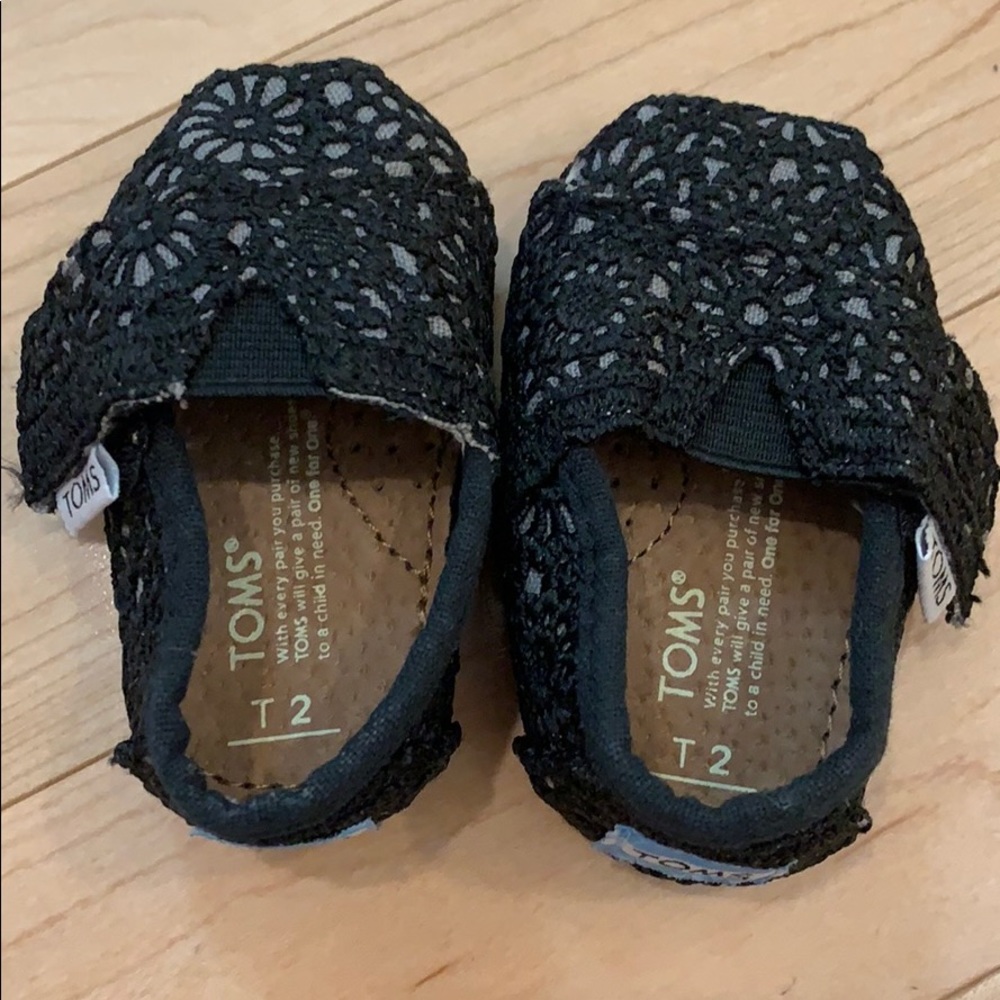 Toms infant slip ons size 2T